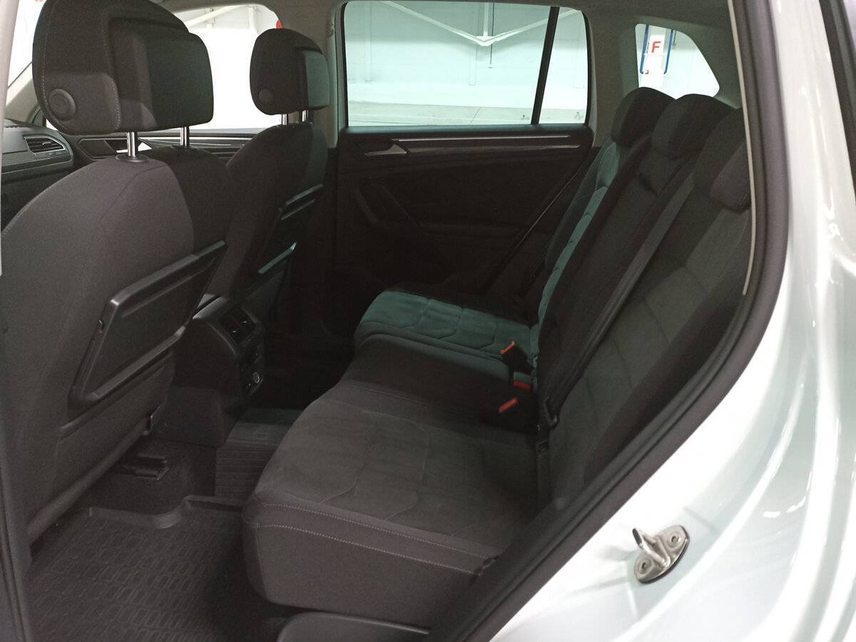 Volkswagen Tiguan, 2018 Фото №12