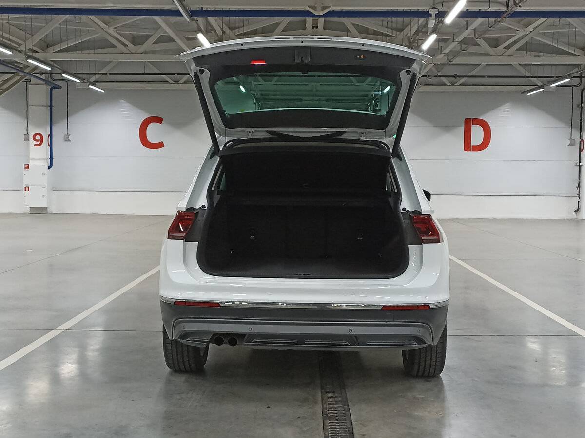 Volkswagen Tiguan, 2018 Фото №10