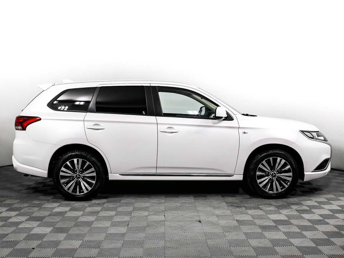 Mitsubishi Outlander, 2022 Фото №4
