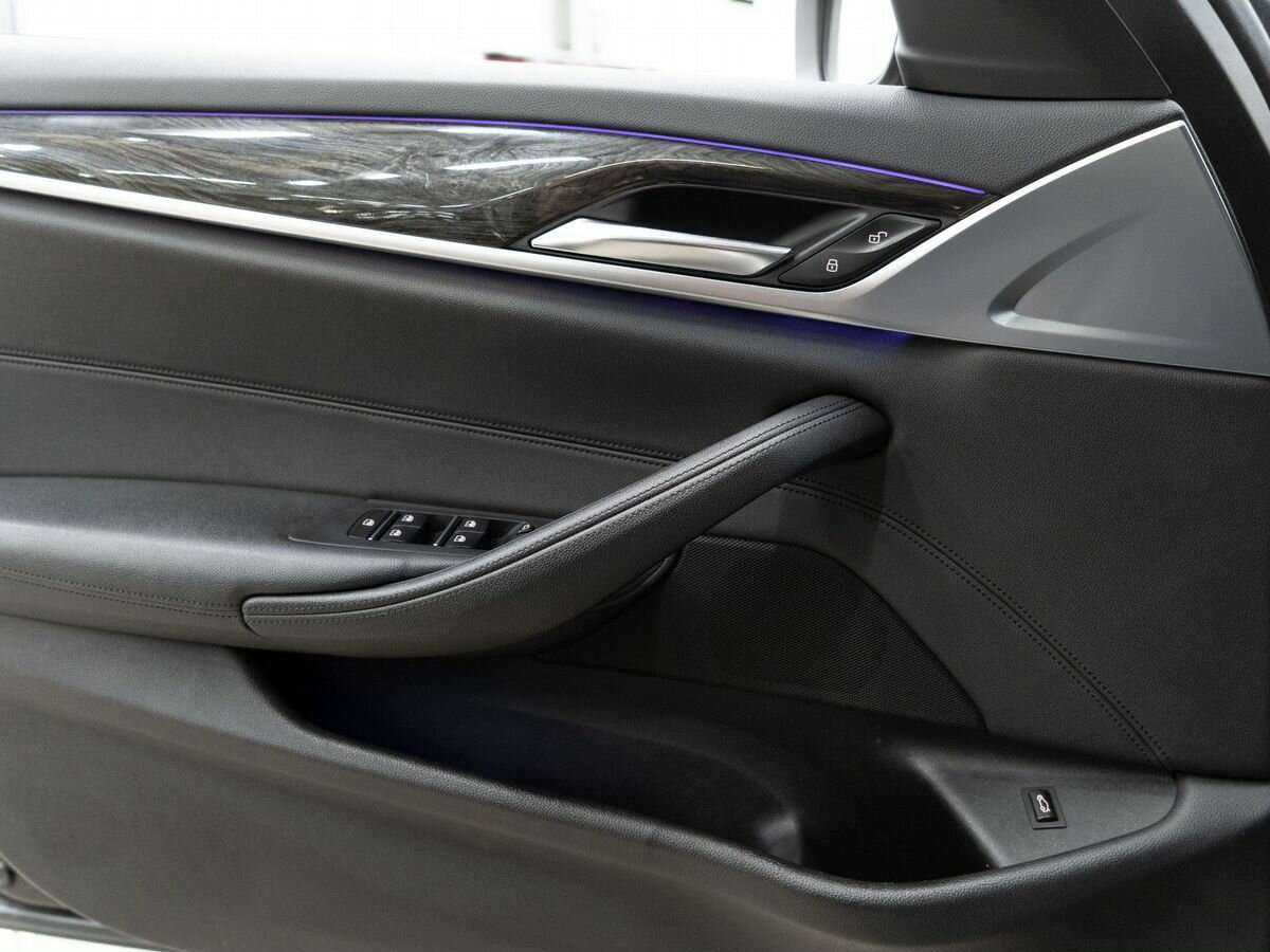 BMW 5 серии 520d, 2019 Фото №15