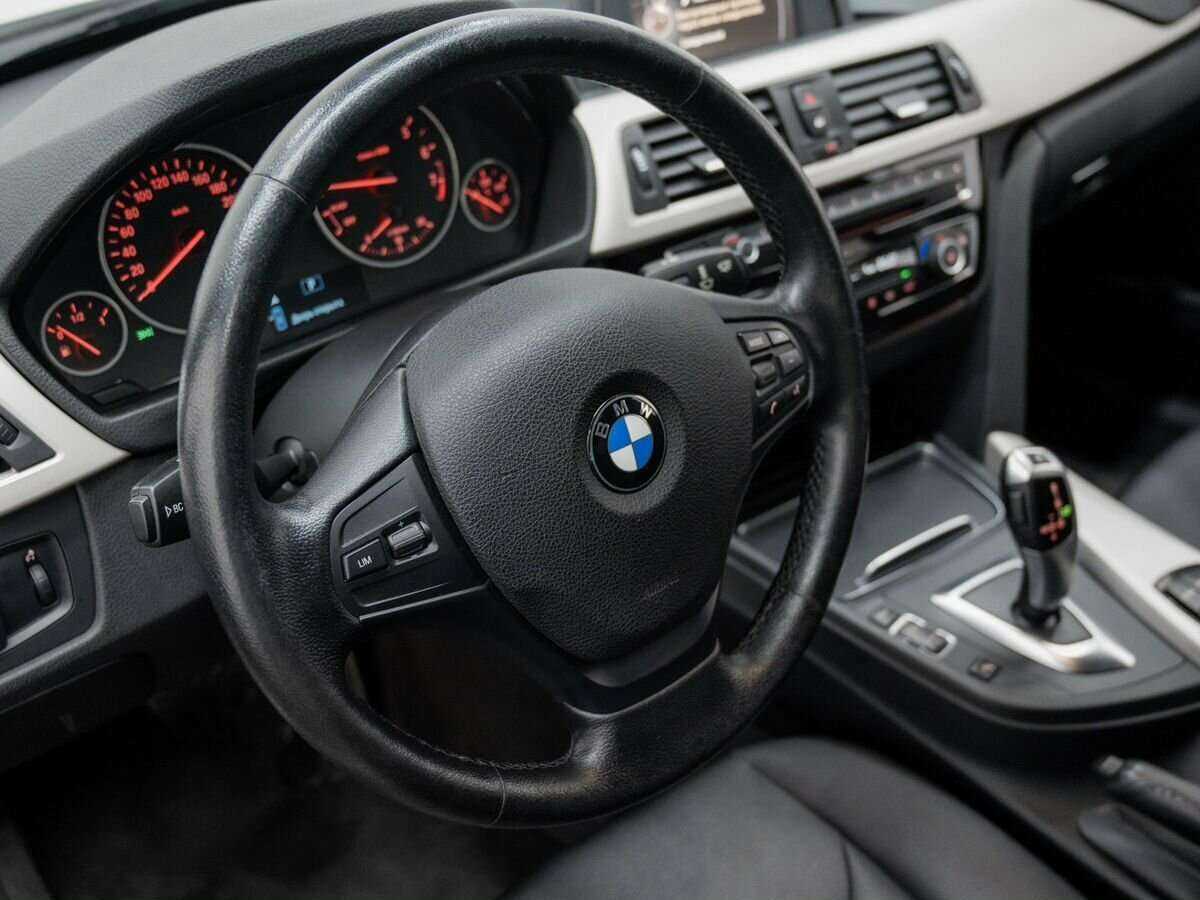 BMW 3 серии 320i, 2015 Фото №17