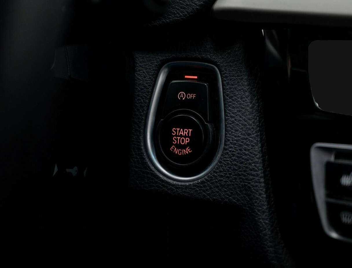 BMW 3 серии 318i, 2016 Фото №21