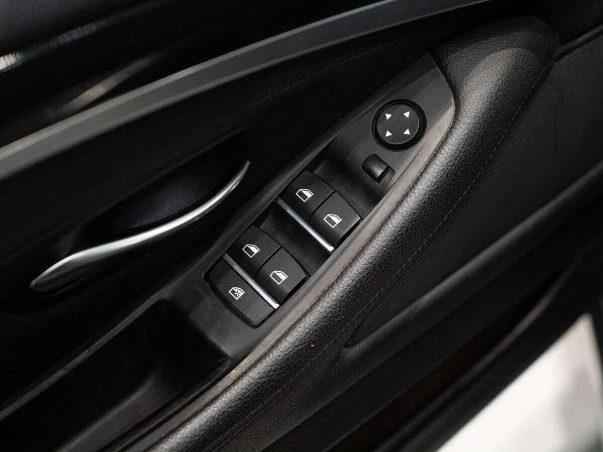 BMW 5 серии 520i, 2016 Фото №15