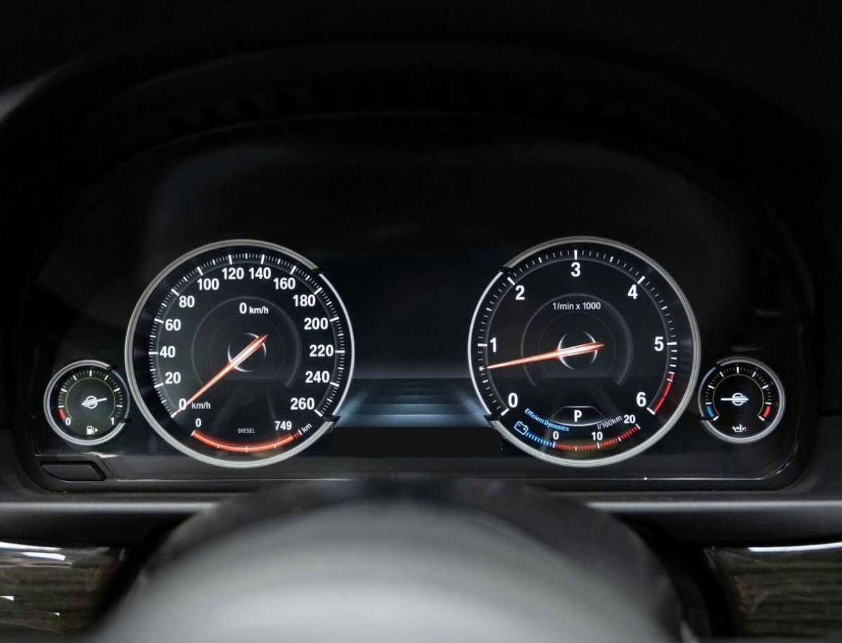 BMW 5 серии 530d xDrive, 2016 Фото №18