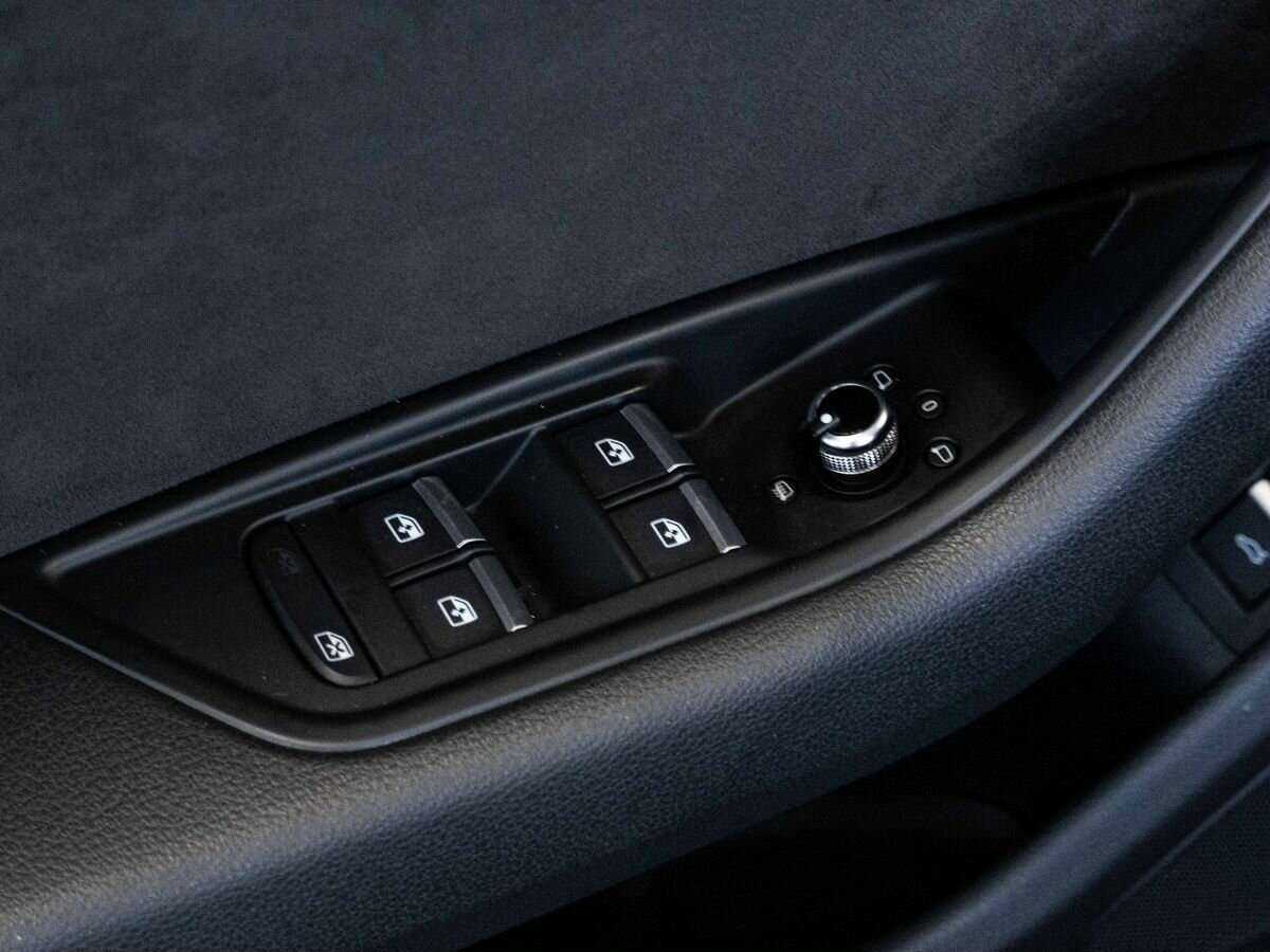 Audi A4, 2018 Фото №17