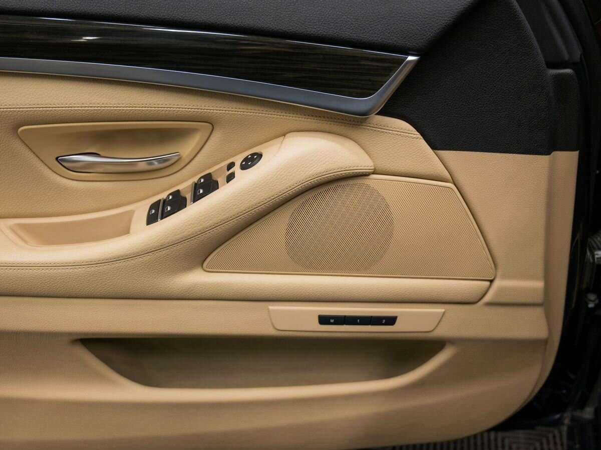 BMW 5 серии 530d xDrive, 2013 Фото №15