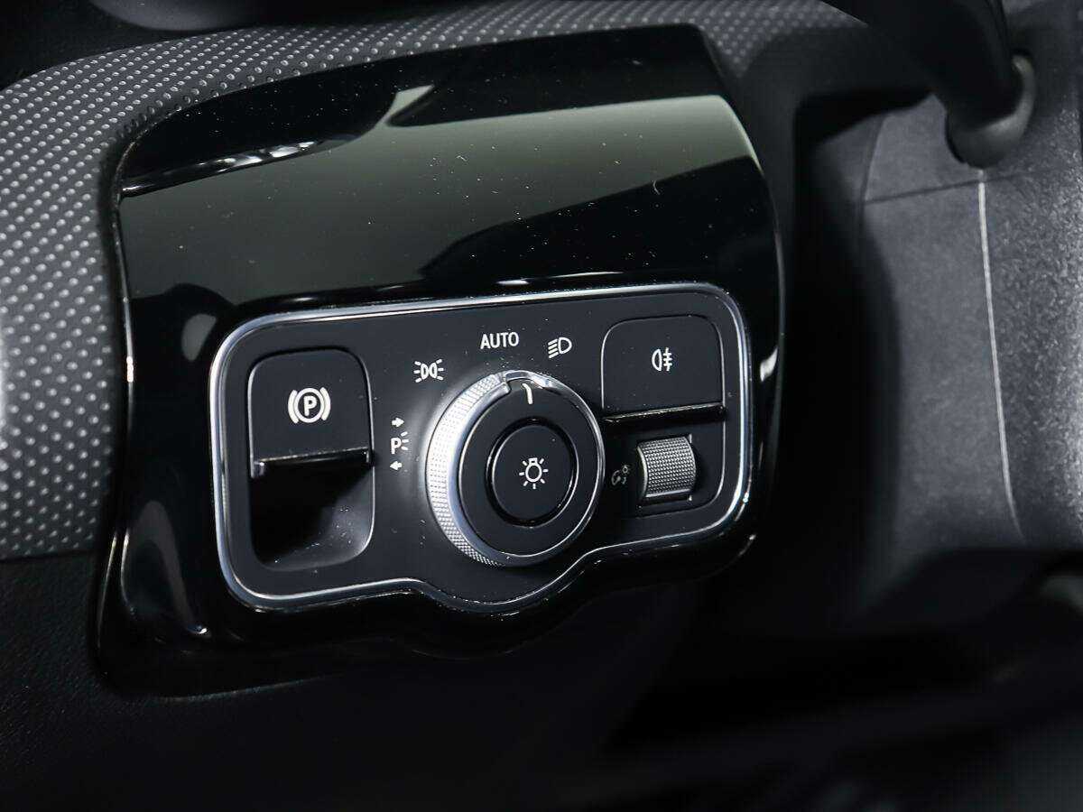 Mercedes-Benz CLA 200, 2020 Фото №16