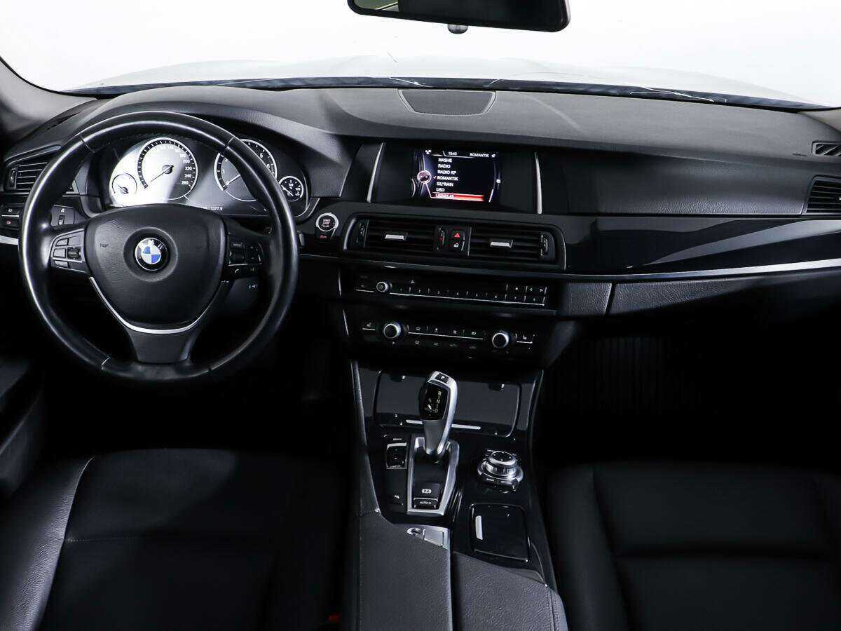 BMW 5 серии 520i, 2015 Фото №11