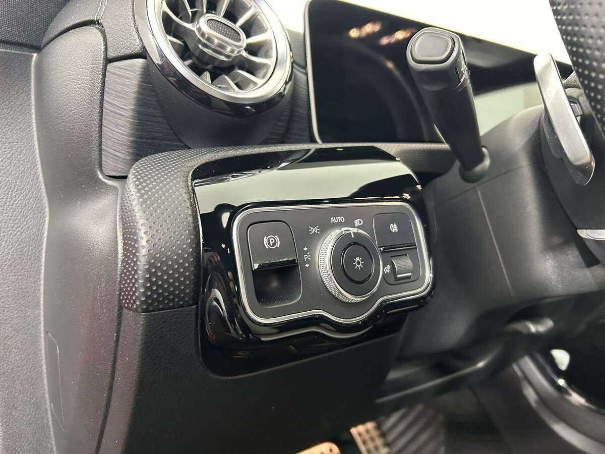 Mercedes-Benz CLA 200, 2019 Фото №9