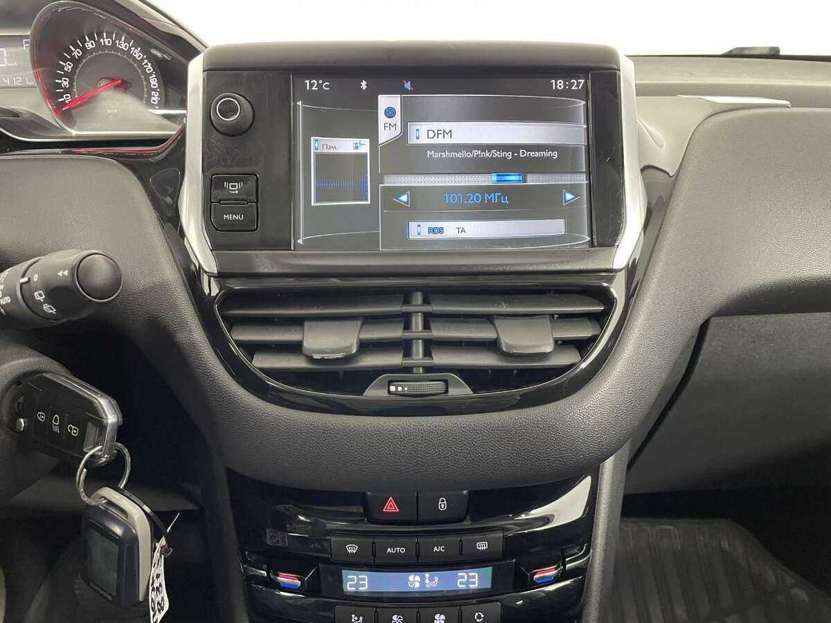 Peugeot 208, 2014 Фото №12