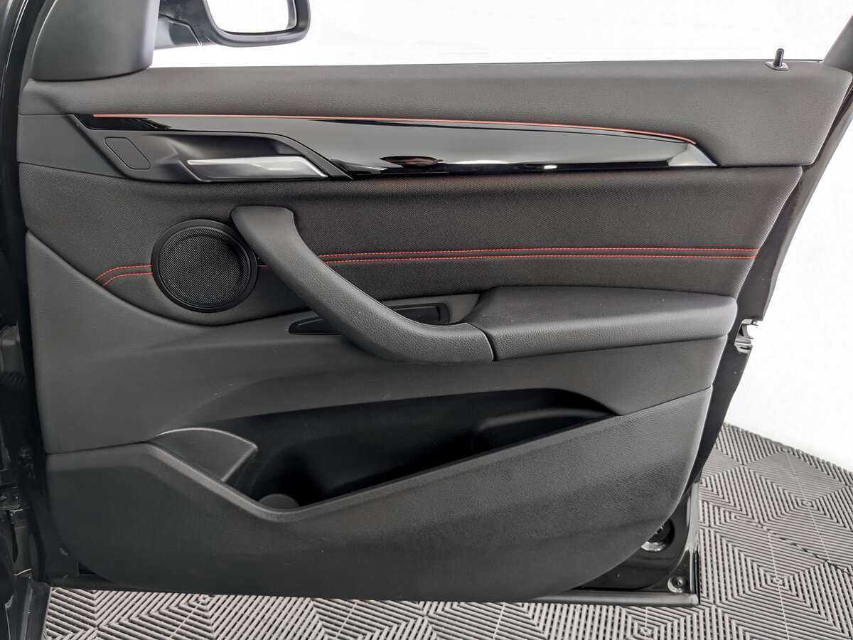 BMW X1 20i xDrive, 2017 Фото №19