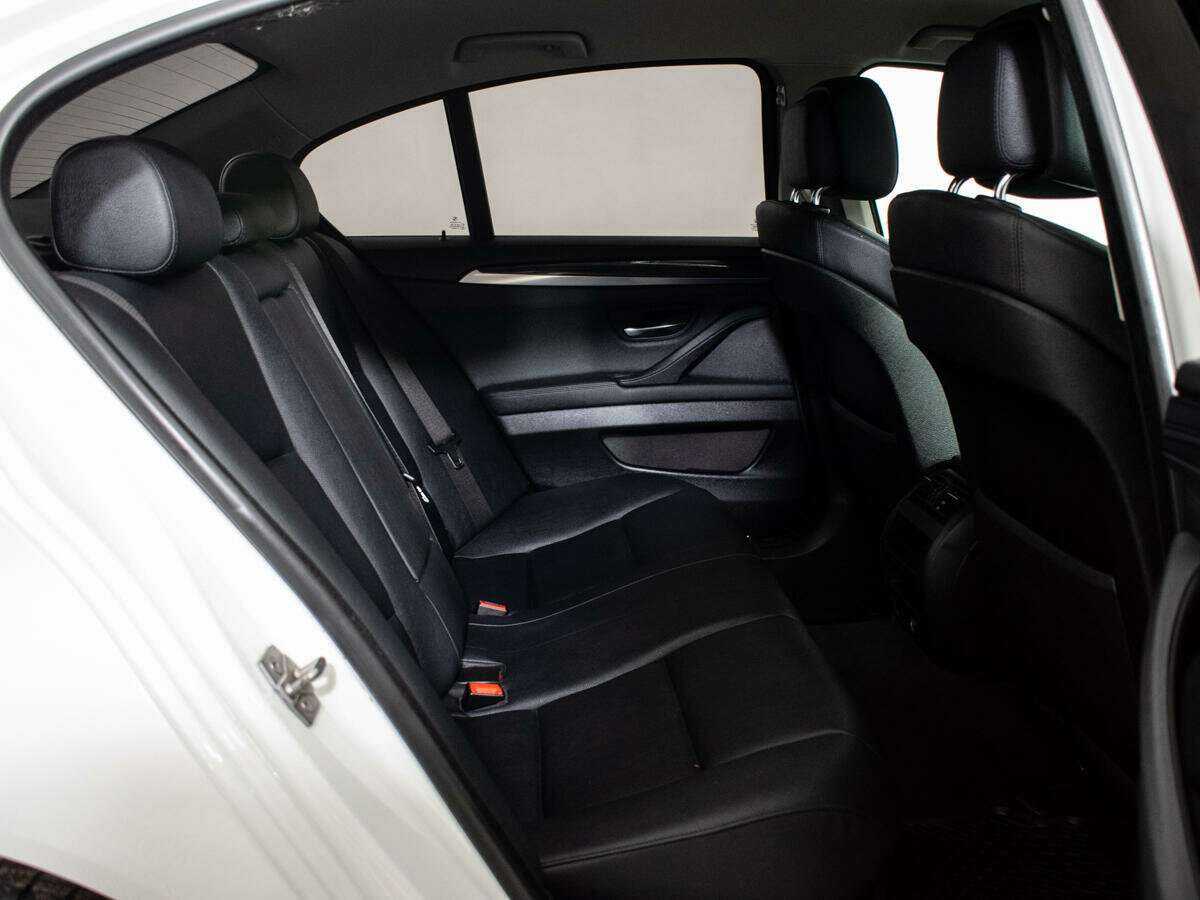 BMW 5 серии 520i, 2012 Фото №10
