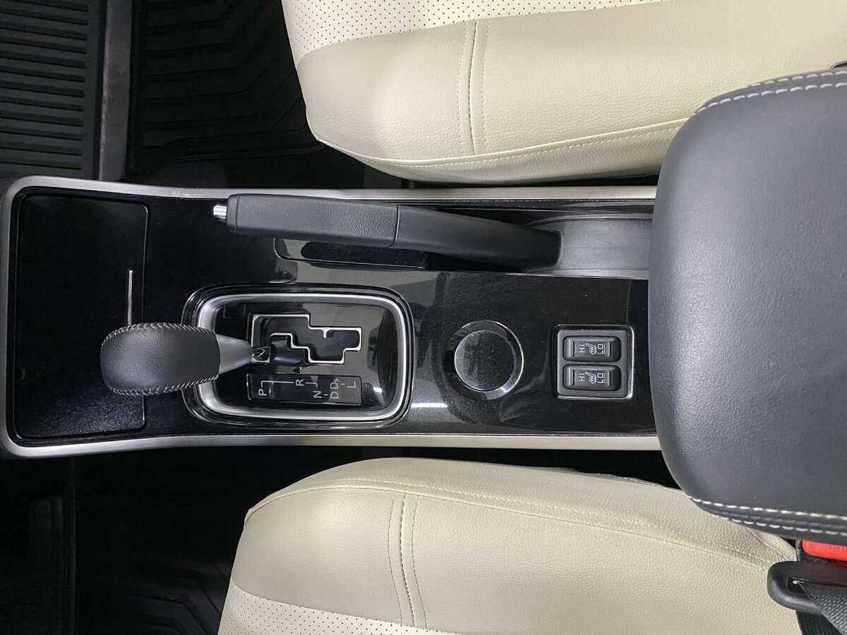 Mitsubishi Outlander, 2021 Фото №13