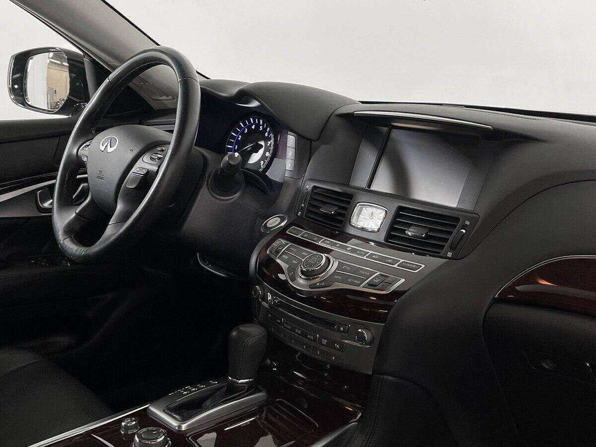 Infiniti Q70, 2016 Фото №9