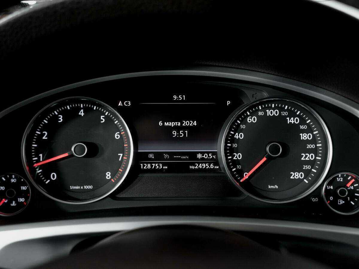 Volkswagen Touareg, 2014 Фото №11