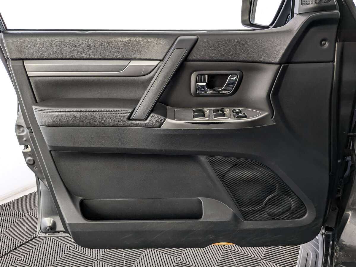 Mitsubishi Pajero, 2013 Фото №19