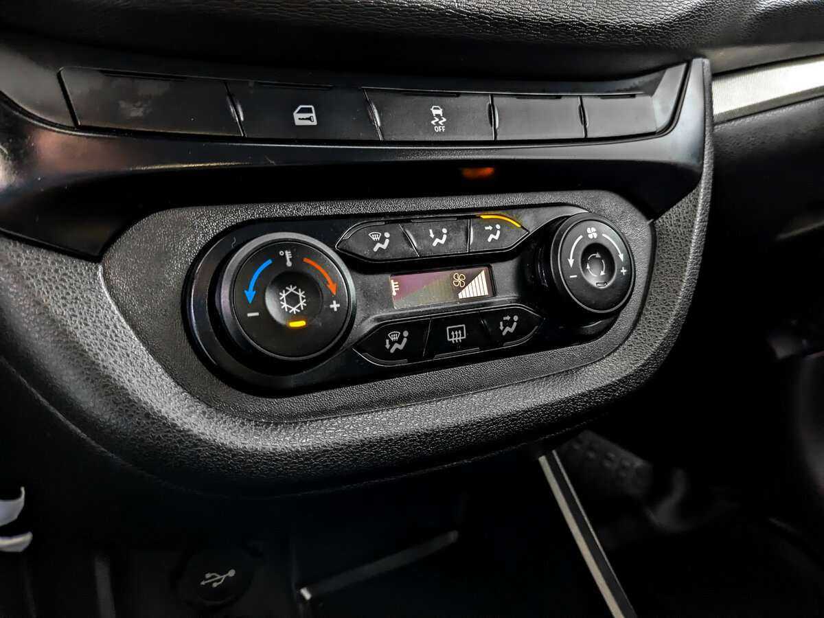 Lada (ВАЗ) Vesta SW, 2022 Фото №20