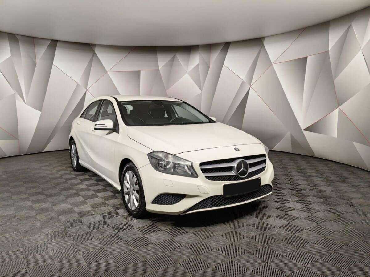 Mercedes-Benz A-Класс 180, 2014 Фото №3