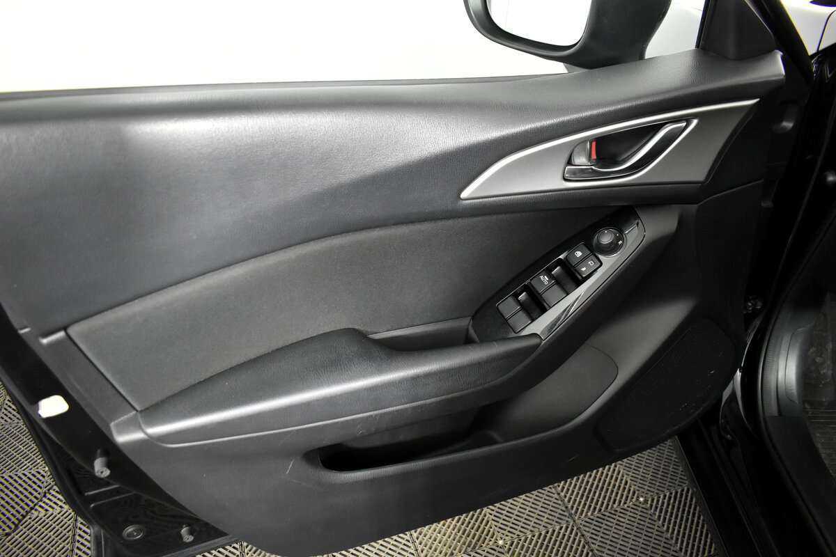 Mazda 3, 2017 Фото №17