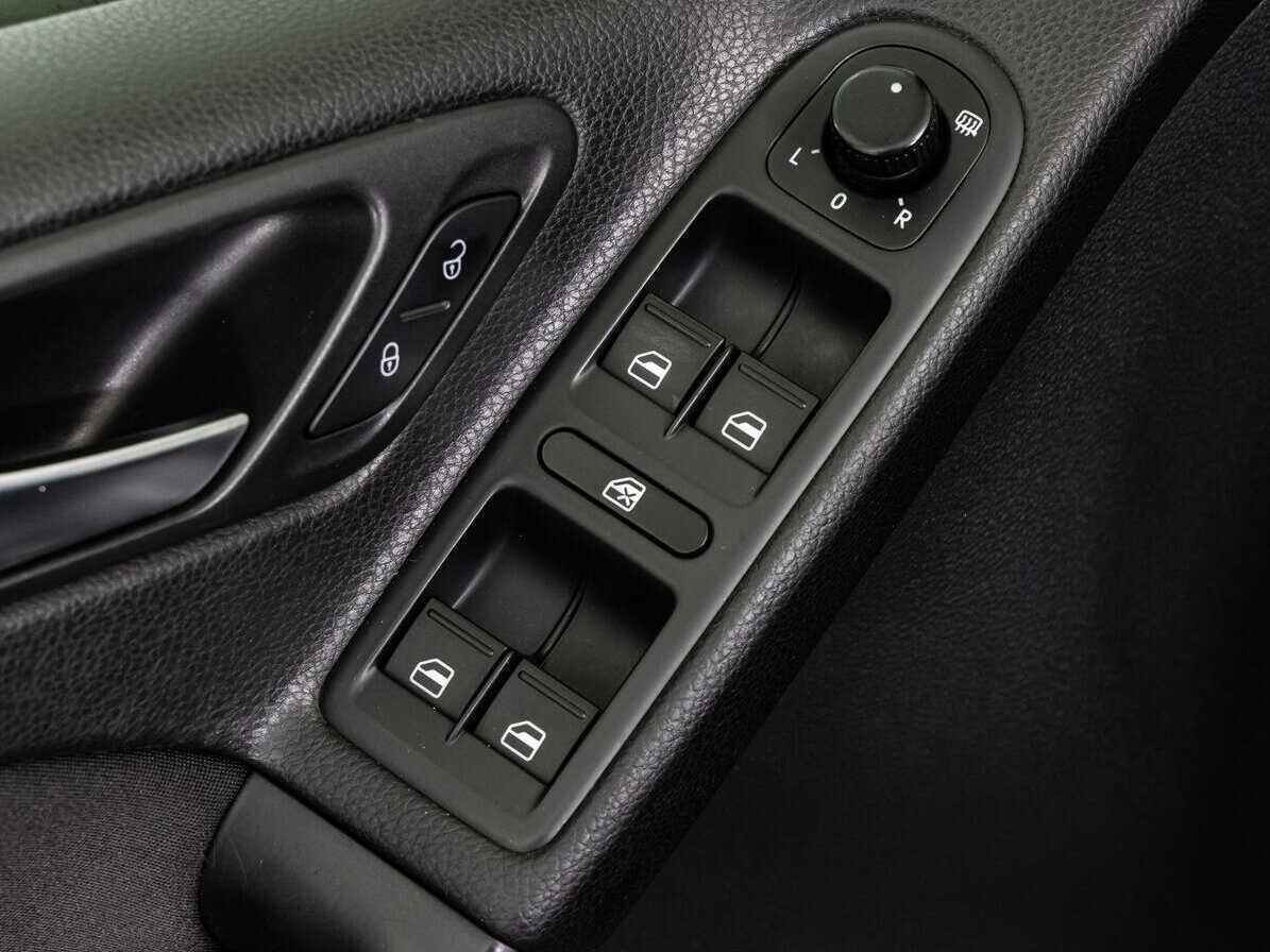 Volkswagen Golf, 2012 Фото №16