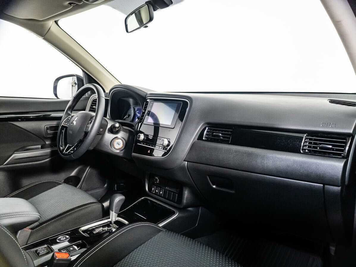 Mitsubishi Outlander, 2020 - 45 741 км. | Фото №8