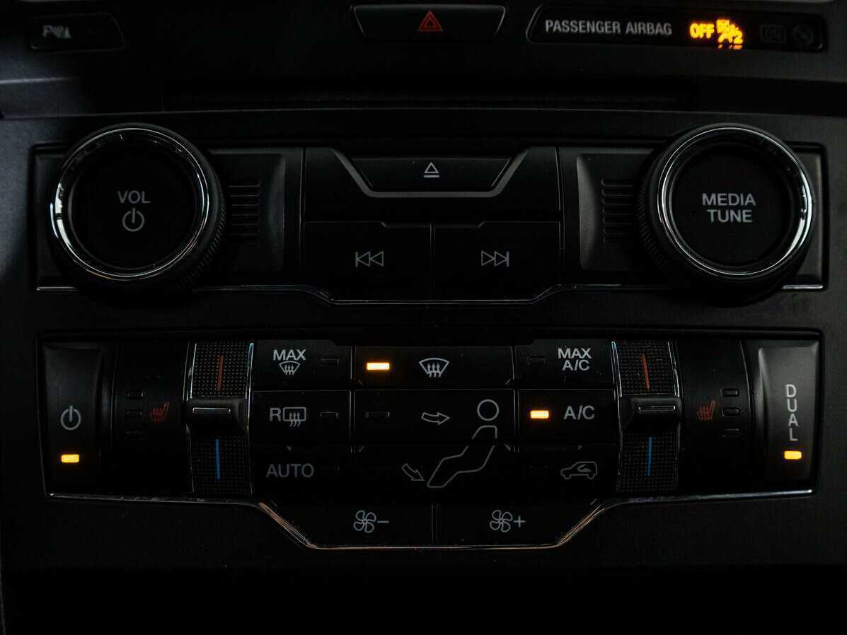 Ford Explorer, 2016 Фото №13