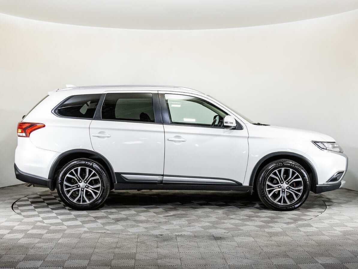 Mitsubishi Outlander, 2017 - 140 611 км. | Фото №4