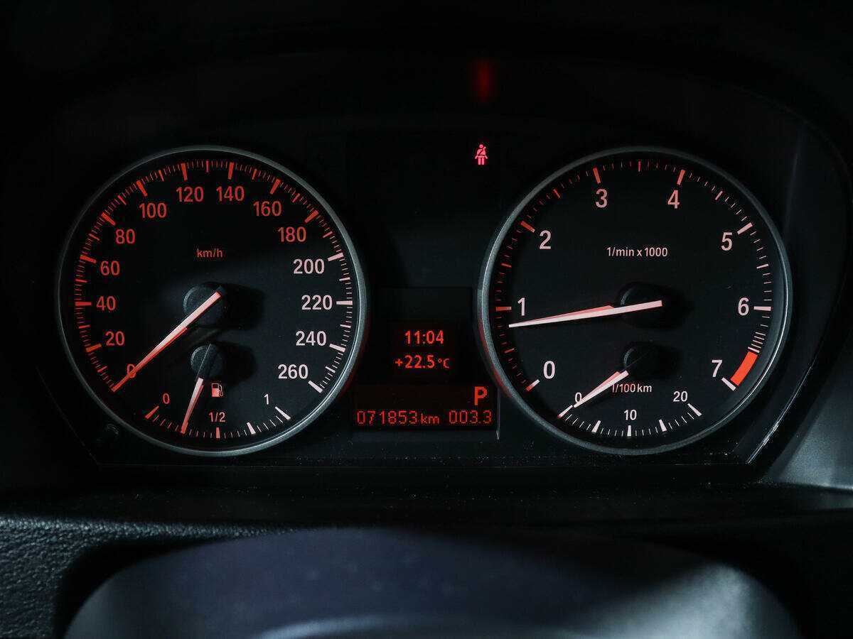 BMW X1 18i, 2012 Фото №10