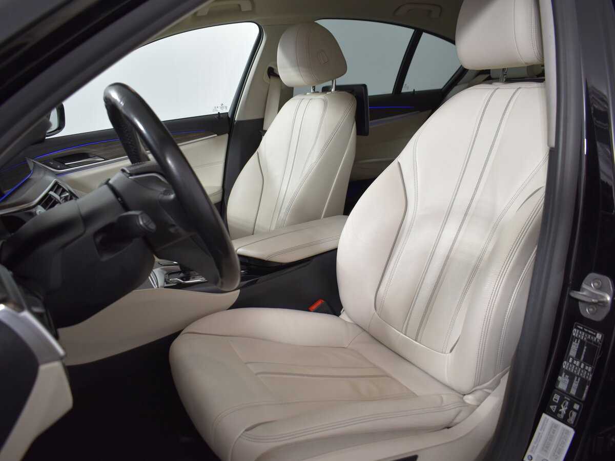BMW 5 серии 520d xDrive, 2019 Фото №13