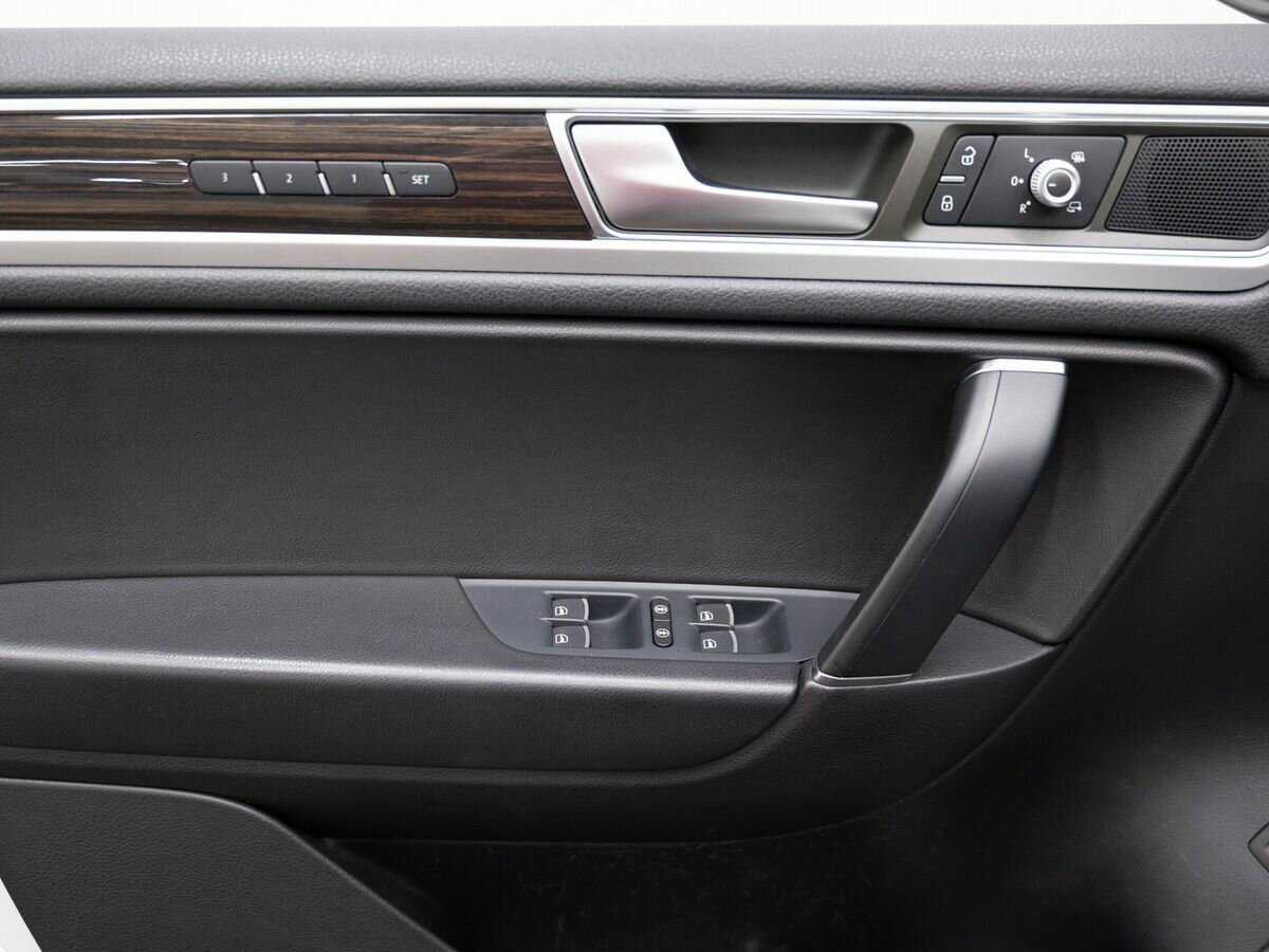 Volkswagen Touareg, 2015 Фото №15