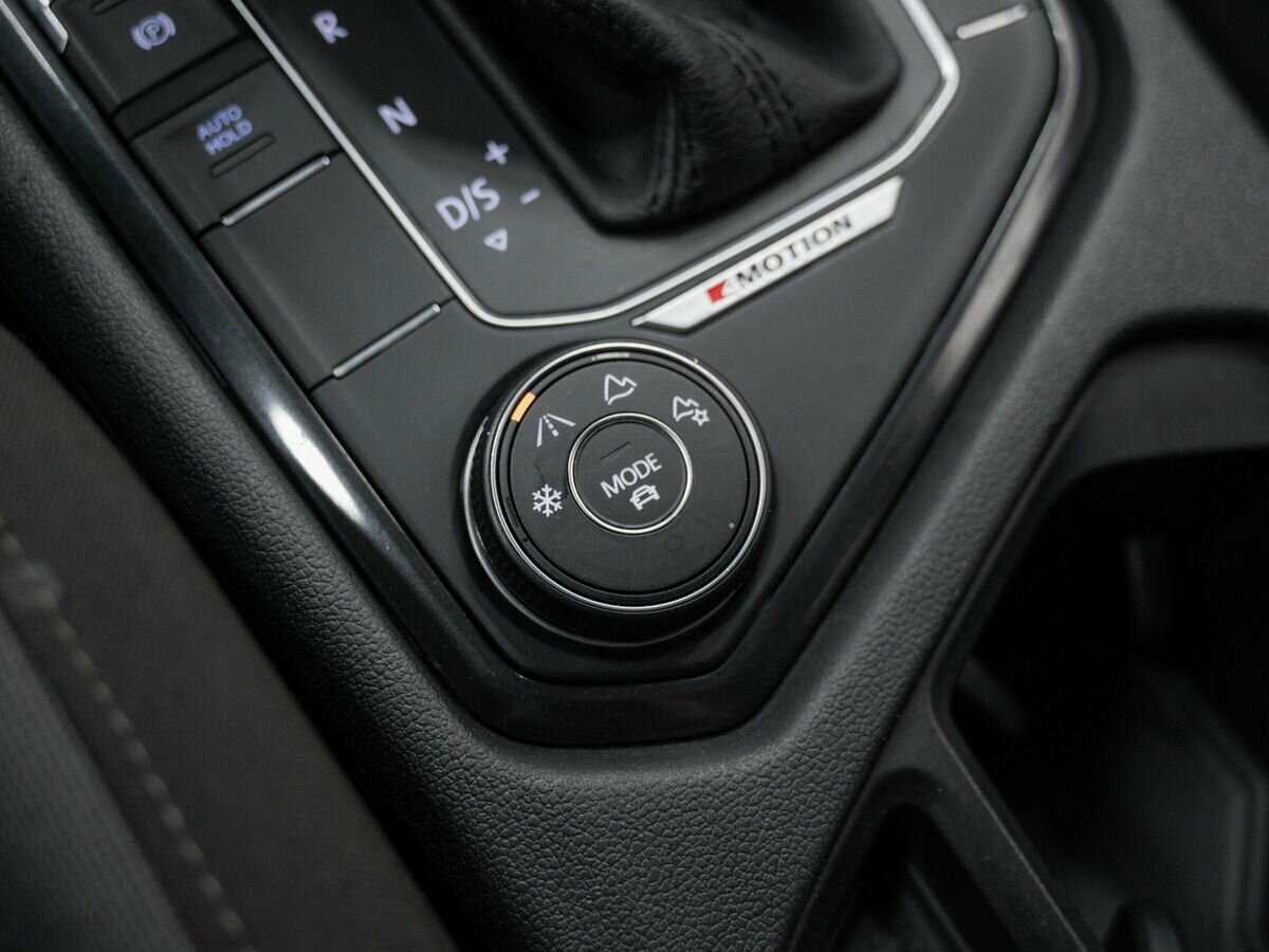 Volkswagen Tiguan, 2018 Фото №21