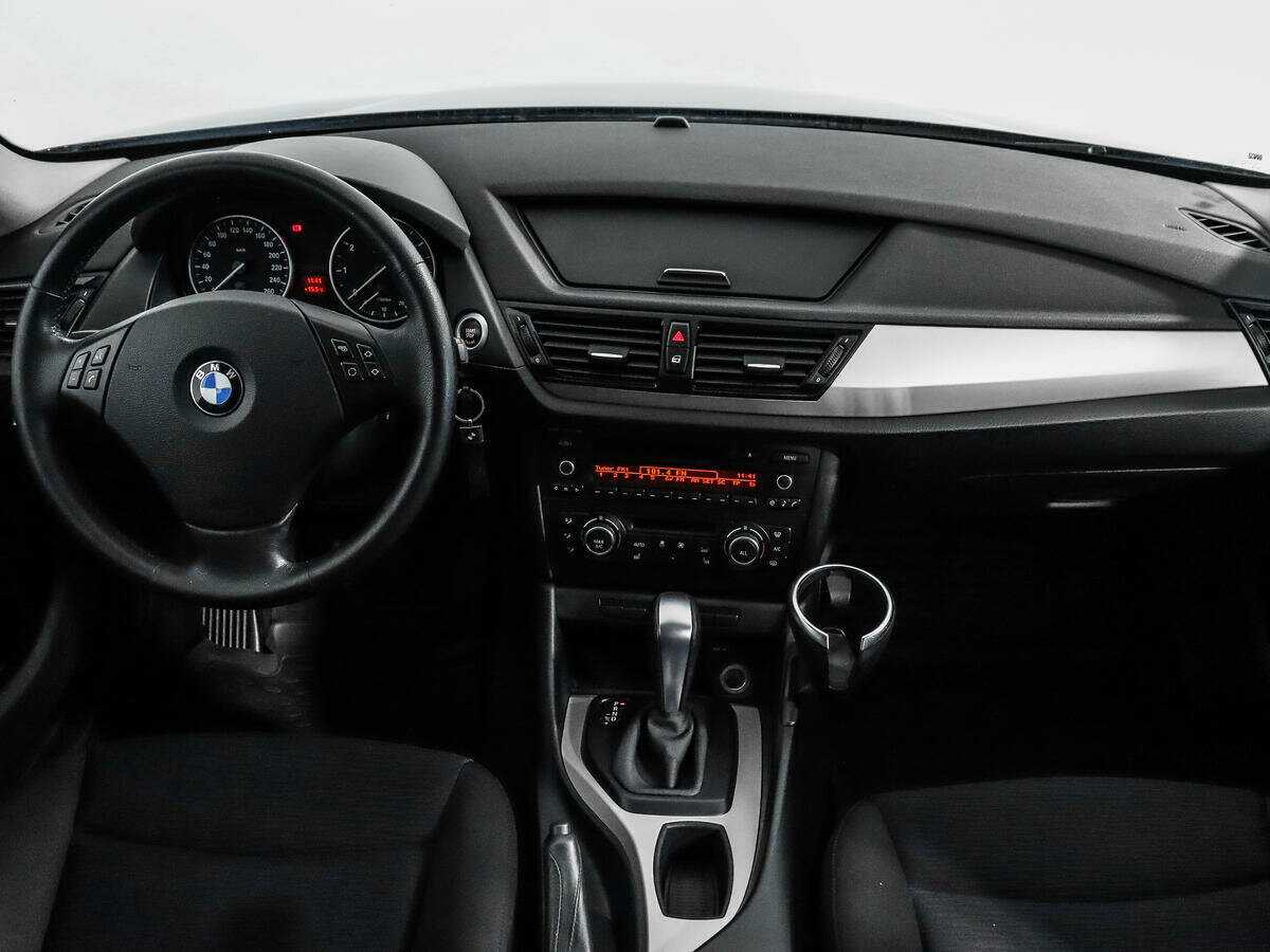 BMW X1 18i, 2014 Фото №13