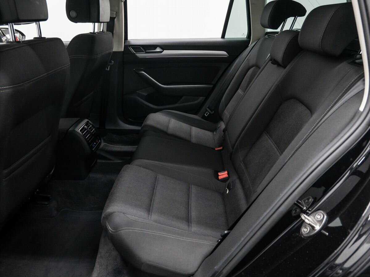 Volkswagen Passat, 2018 Фото №12