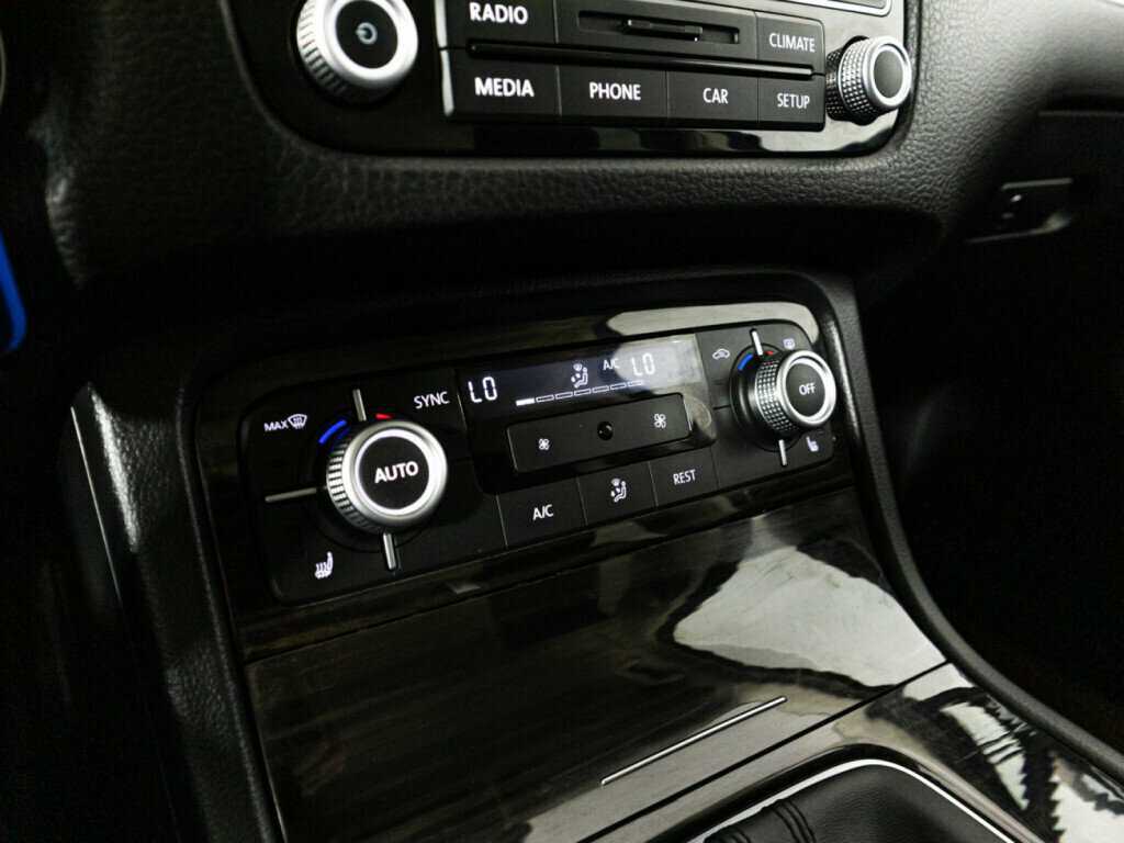 Volkswagen Touareg, 2015 Фото №18