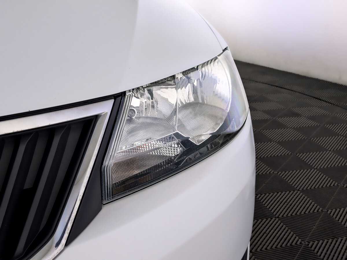 Skoda Rapid, 2017 Фото №17