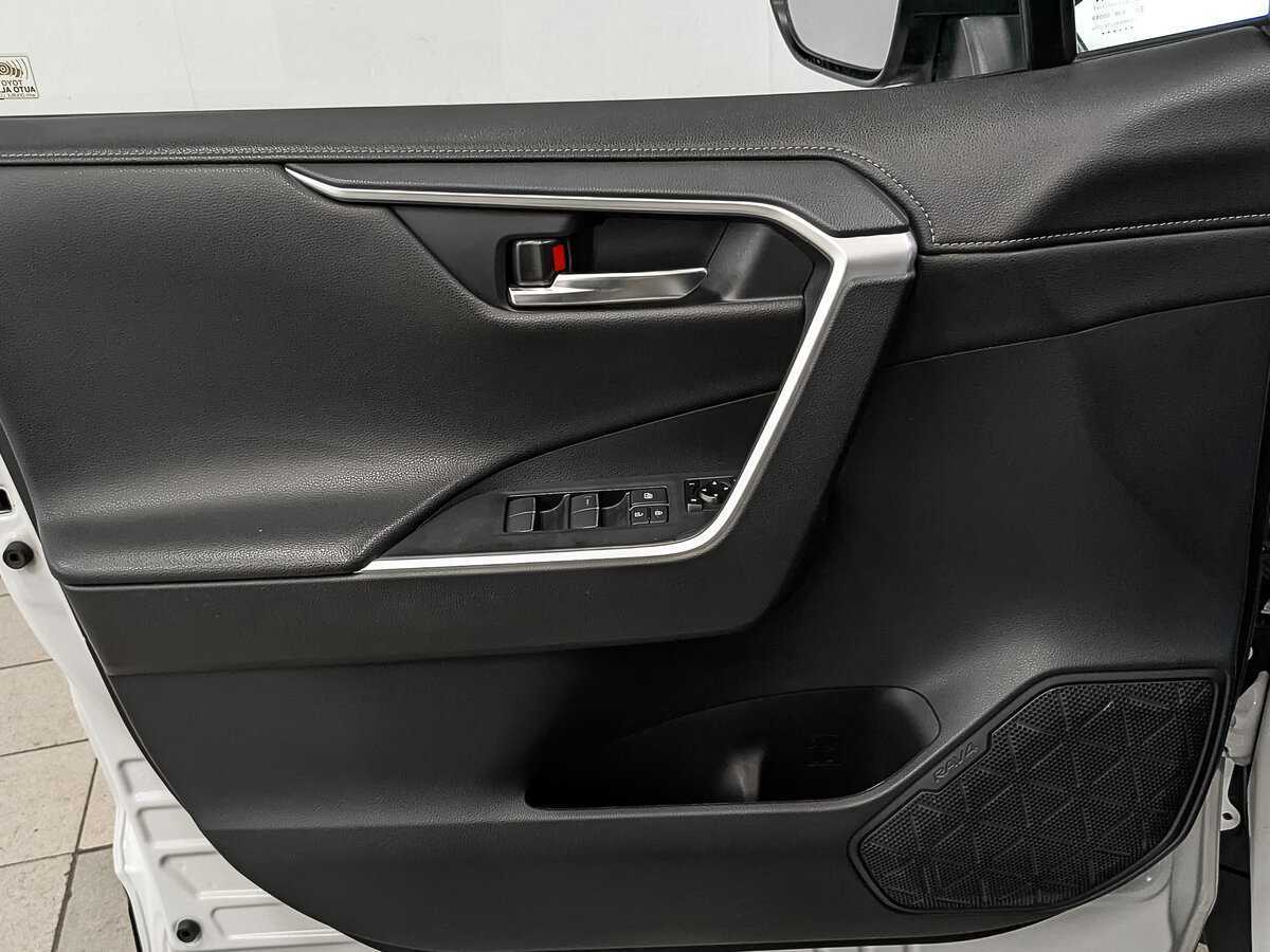 Toyota RAV4, 2021 Фото №17