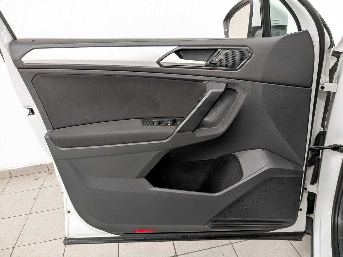 Volkswagen Tiguan, 2021 Фото №19