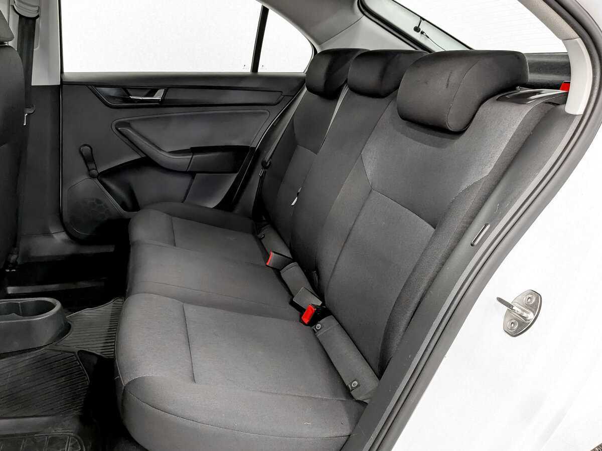Skoda Rapid, 2017 Фото №12