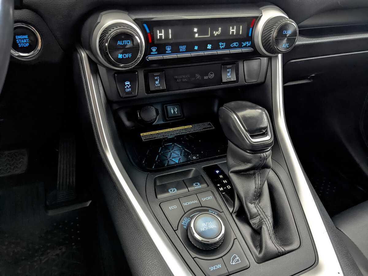 Toyota RAV4, 2019 Фото №21