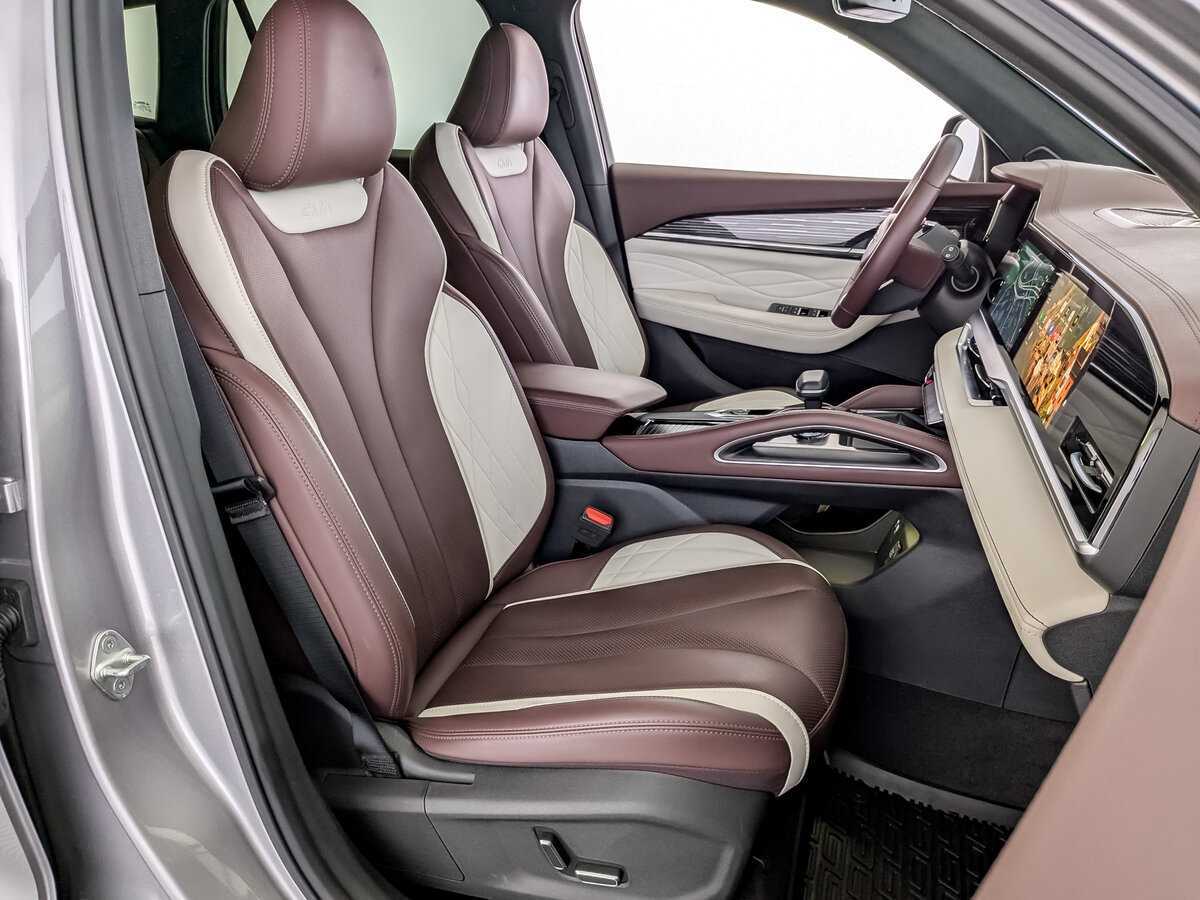 Geely Monjaro, 2022 Фото №23