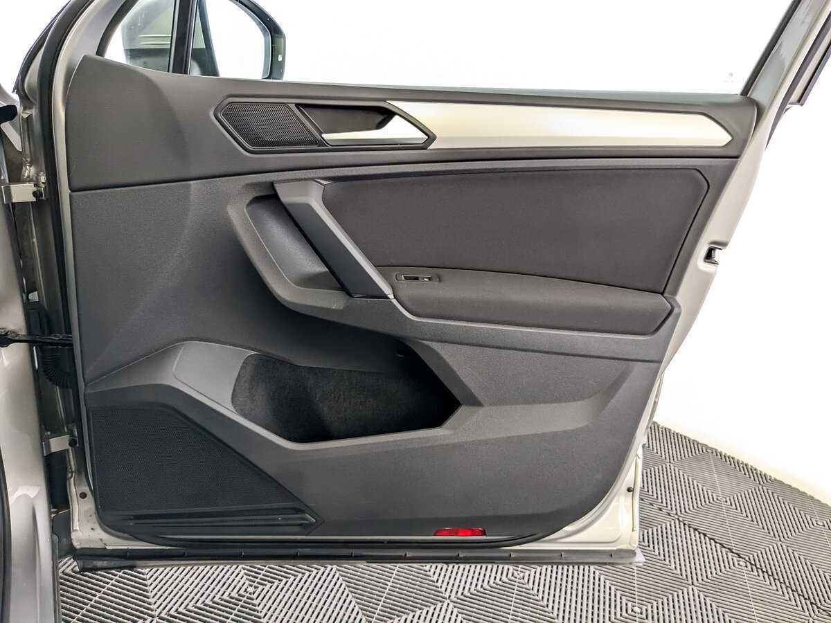 Volkswagen Tiguan, 2019 Фото №24