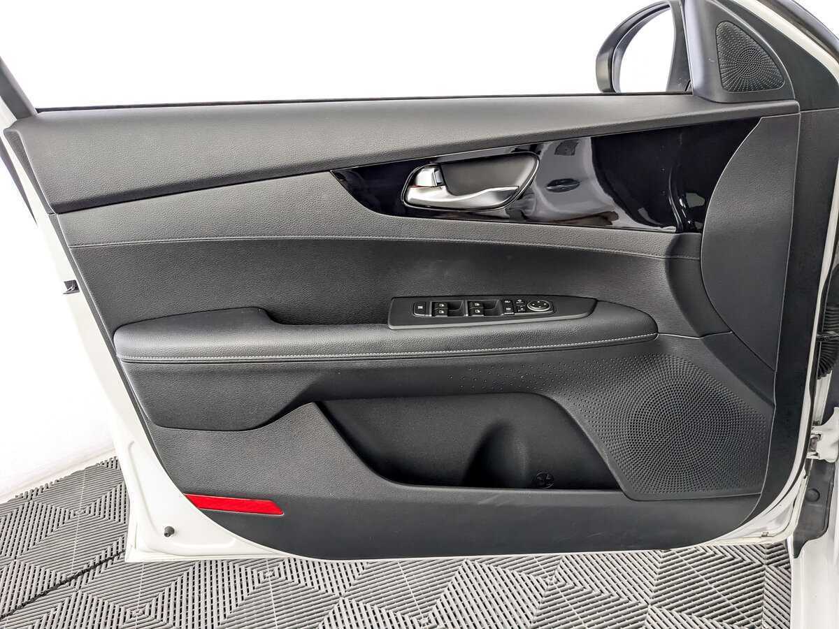 Kia Cerato, 2021 Фото №19