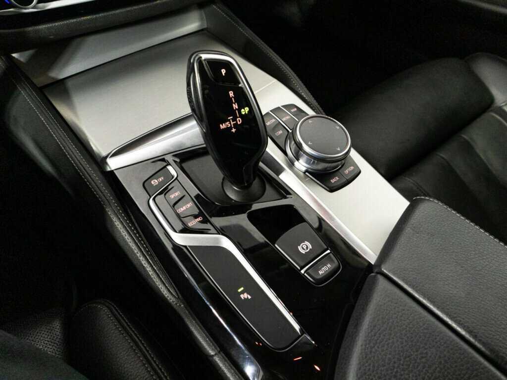 BMW 5 серии 520d xDrive, 2018 Фото №22