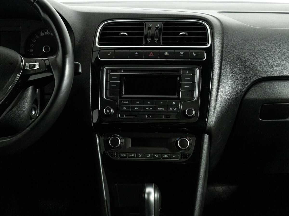 Volkswagen Polo, 2018 Фото №14