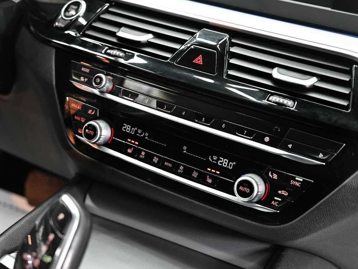 BMW 5 серии 520d xDrive, 2017 Фото №11