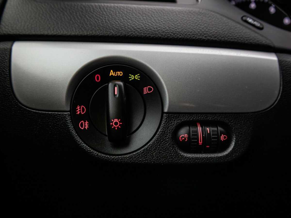 Volkswagen Jetta, 2012 Фото №17