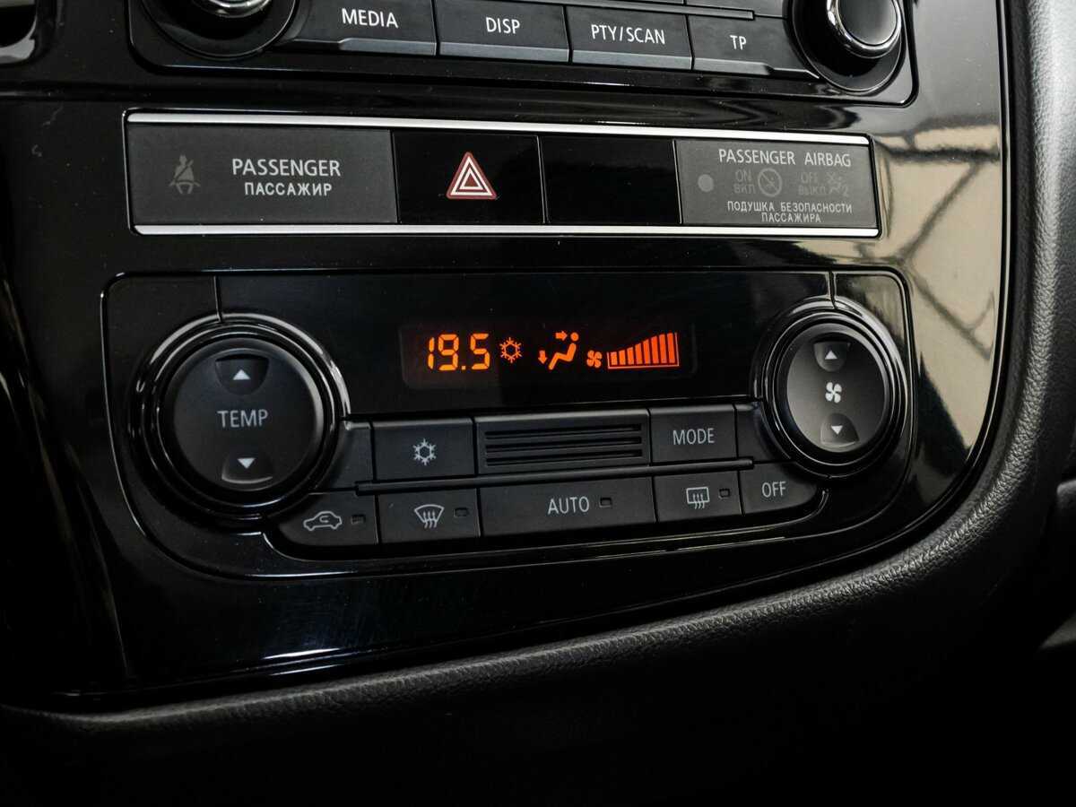 Mitsubishi Outlander, 2018 Фото №12