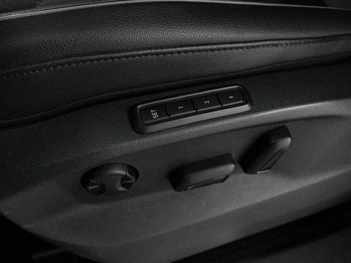 Volkswagen Tiguan, 2019 Фото №10