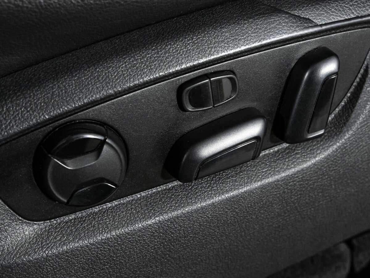 Volkswagen Touareg, 2012 Фото №17