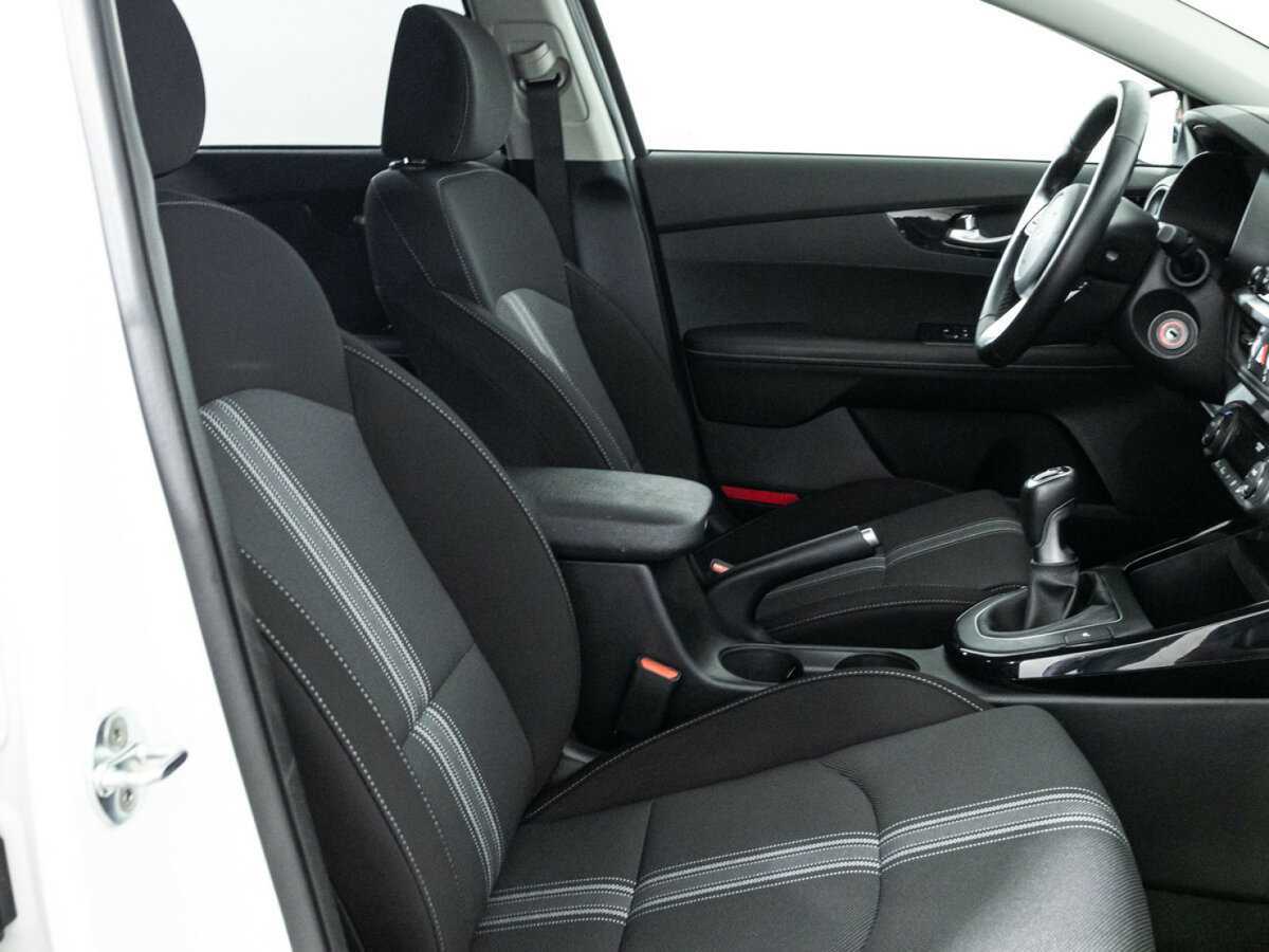 Kia Cerato, 2022 Фото №16